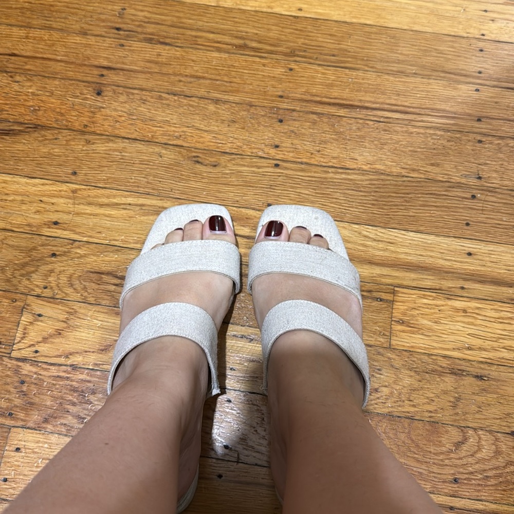 Tan sandals - Picture 2 of 8